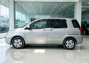 Toyota Raum 2006 Silver