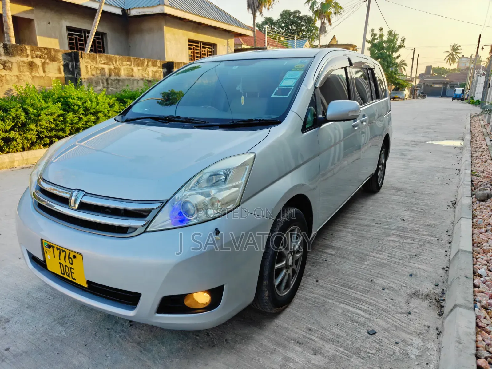 Toyota ISIS 2007 Silver