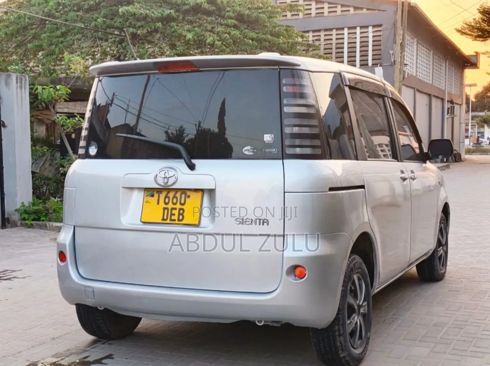 Toyota Sienta 2005 Silver
