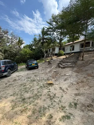 4bdrm House in Goba for sale