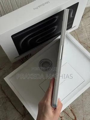 New Laptop Apple MacBook Pro 2026 M5 Max 48GB Apple M5 Max SSD 2T