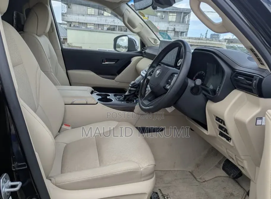 Toyota Land Cruiser 2024 Black
