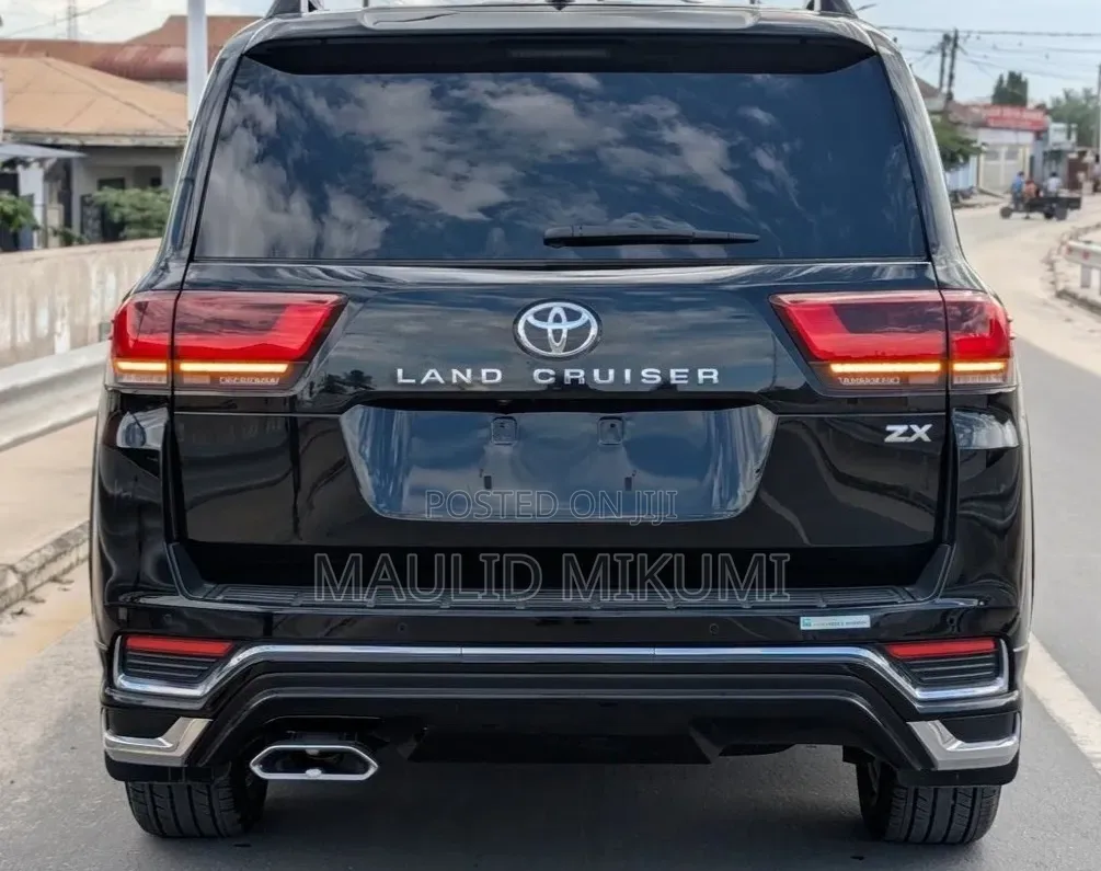 Toyota Land Cruiser 2024 Black