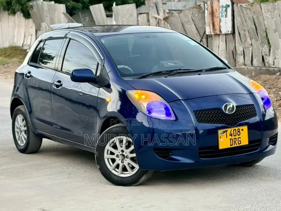 Toyota Vitz 2004 Blue