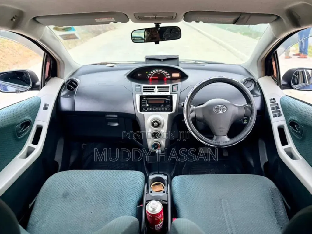 Toyota Vitz 2004 Blue