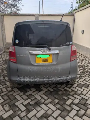 Toyota Ractis 2007 Gray