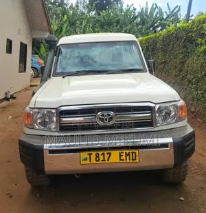 Toyota Land Cruiser 2016 Beige