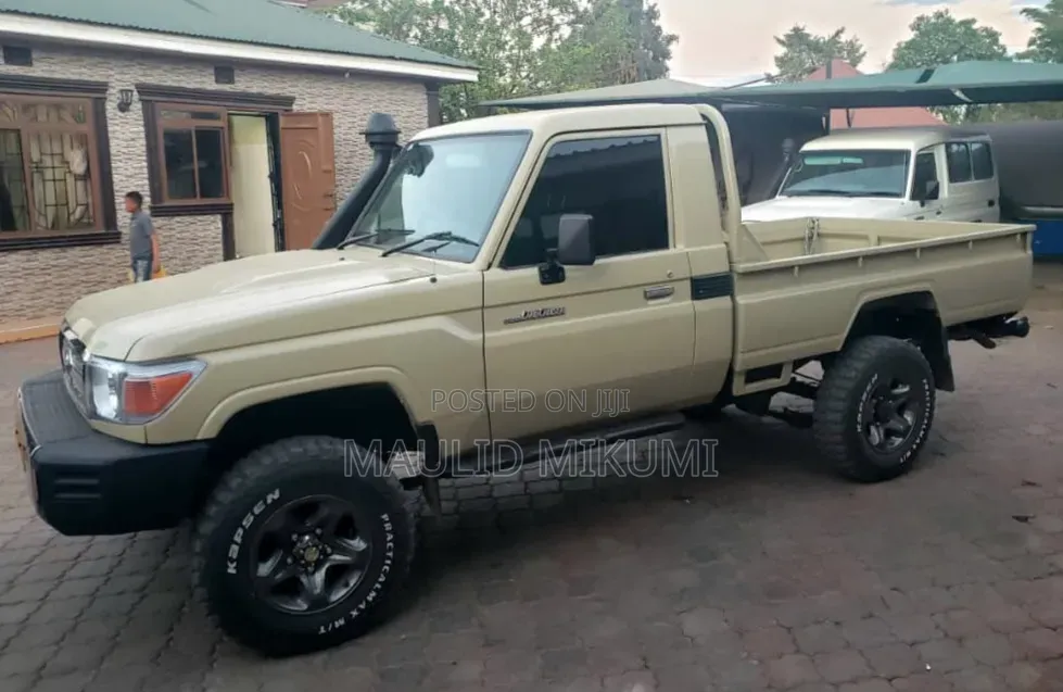 Toyota Land Cruiser 2016 Beige