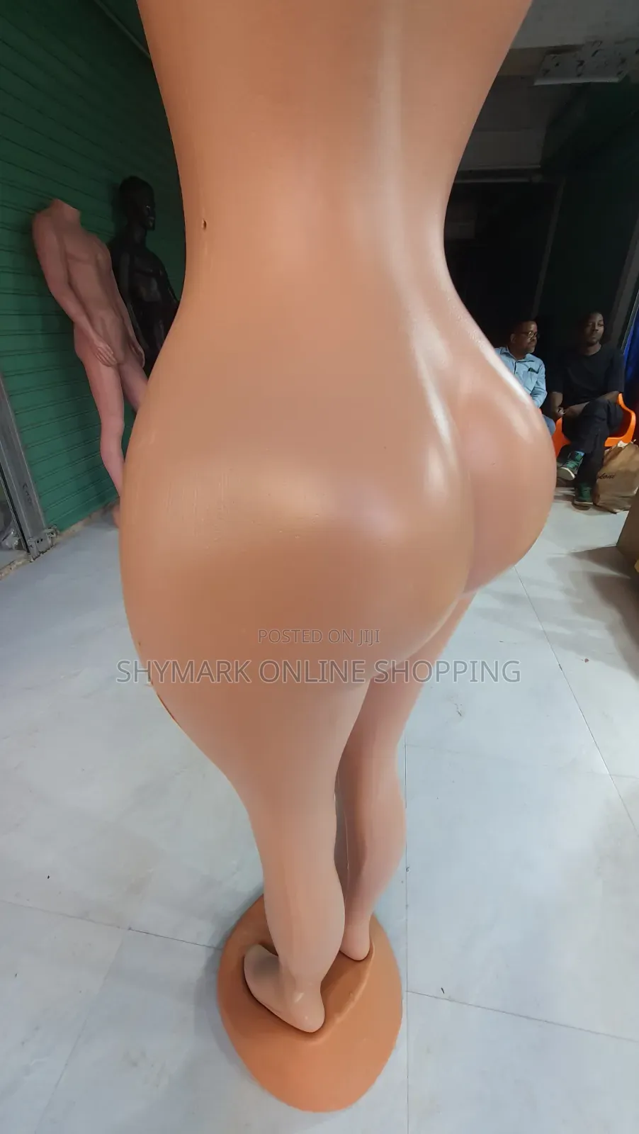 Mdoli Wa Nguo Za Kike Wa Shingo Ndefu