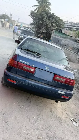 Toyota Corona Premio 2000 Black