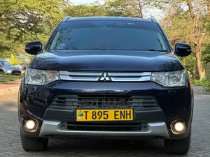 Mitsubishi Outlander 2015 Blue
