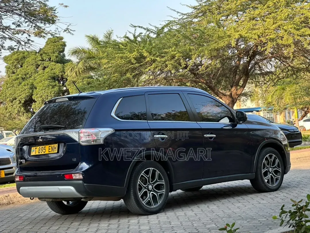 Mitsubishi Outlander 2015 Blue