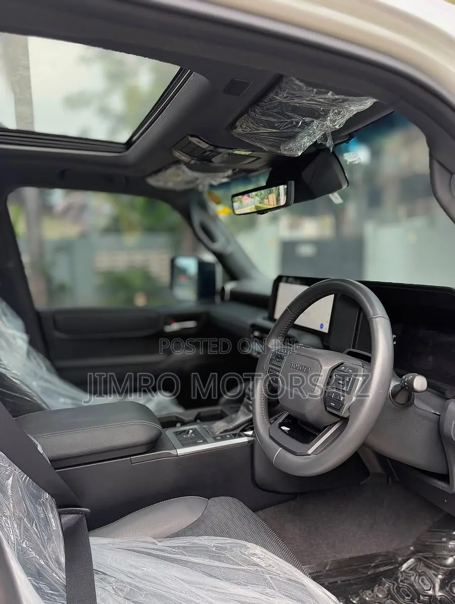 Toyota Land Cruiser Prado 2025 White