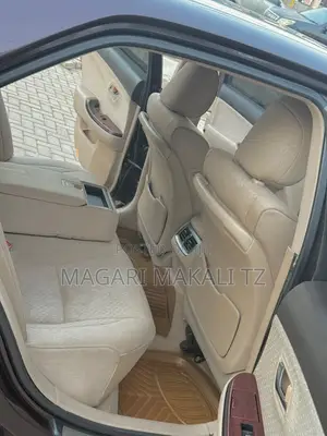 Toyota Crown 2009 Maroon