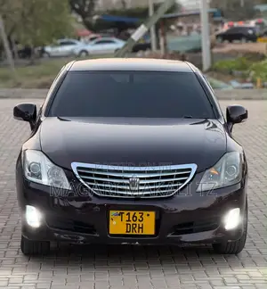 Toyota Crown 2009 Maroon