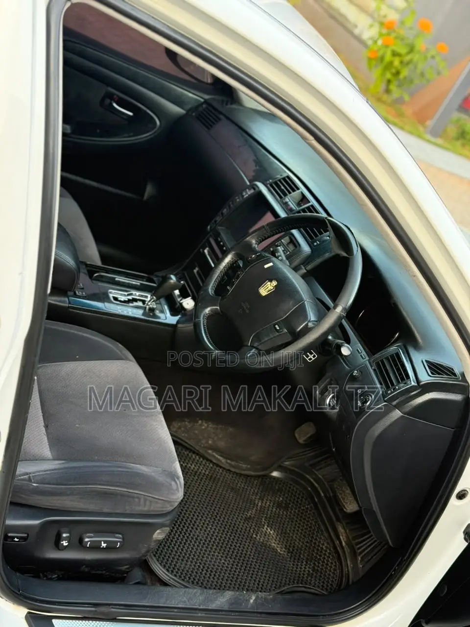 Toyota Crown 2006 White
