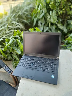 Laptop Dell Precision 3520 8GB Intel Core i5 SSD 256GB
