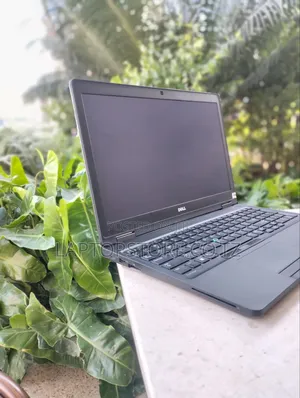 Laptop Dell Precision 3520 8GB Intel Core i5 SSD 256GB