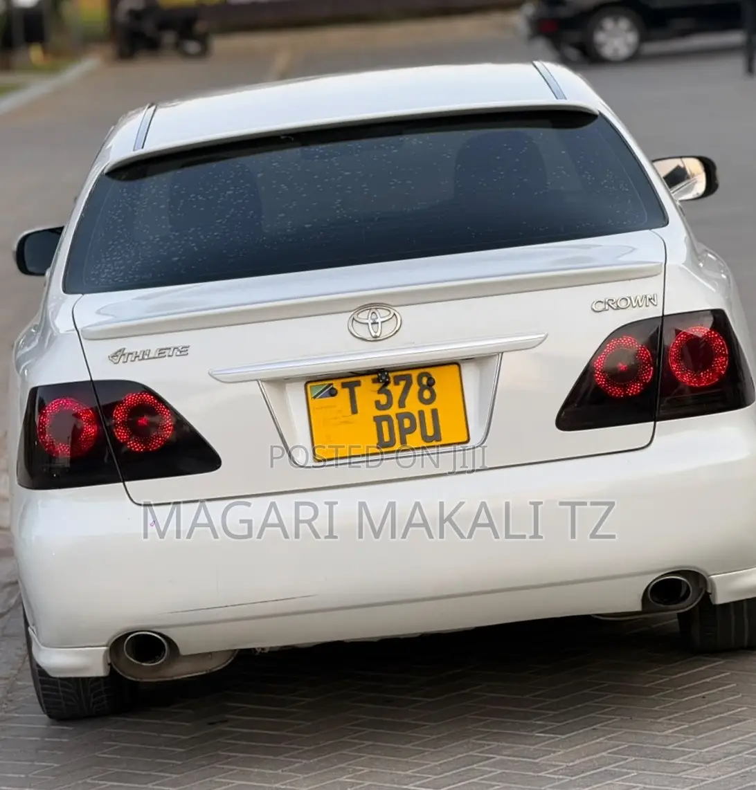 Toyota Crown 2006 White