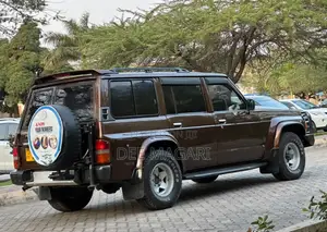 Nissan Patrol 1992 Brown