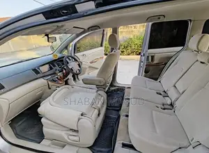 Toyota ISIS 1.8 L 2008 Silver