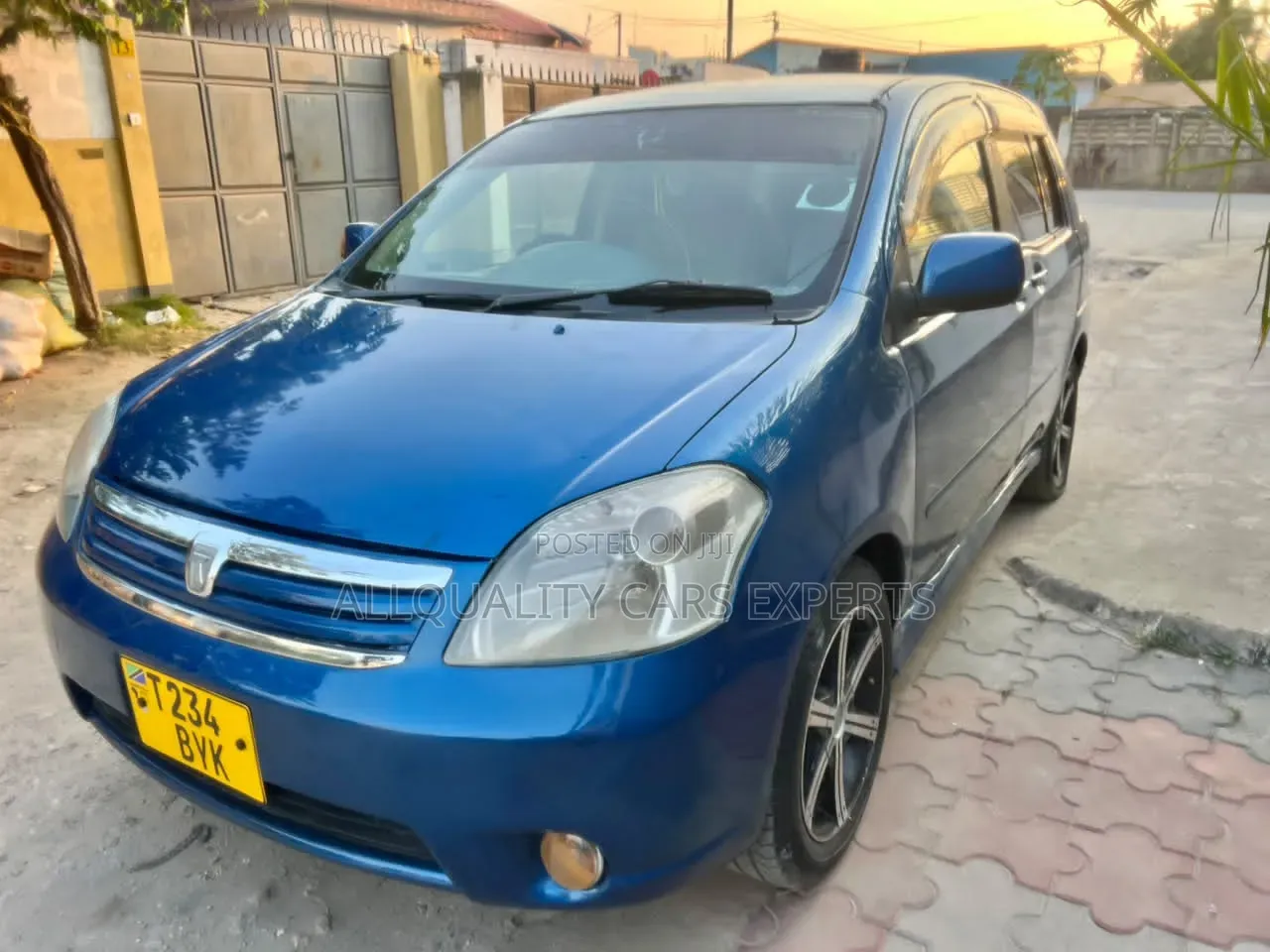 Toyota Raum 2003