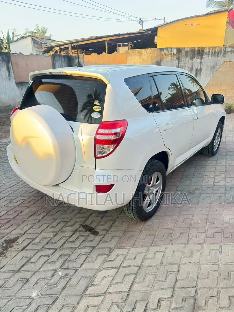 Toyota RAV4 2008 White