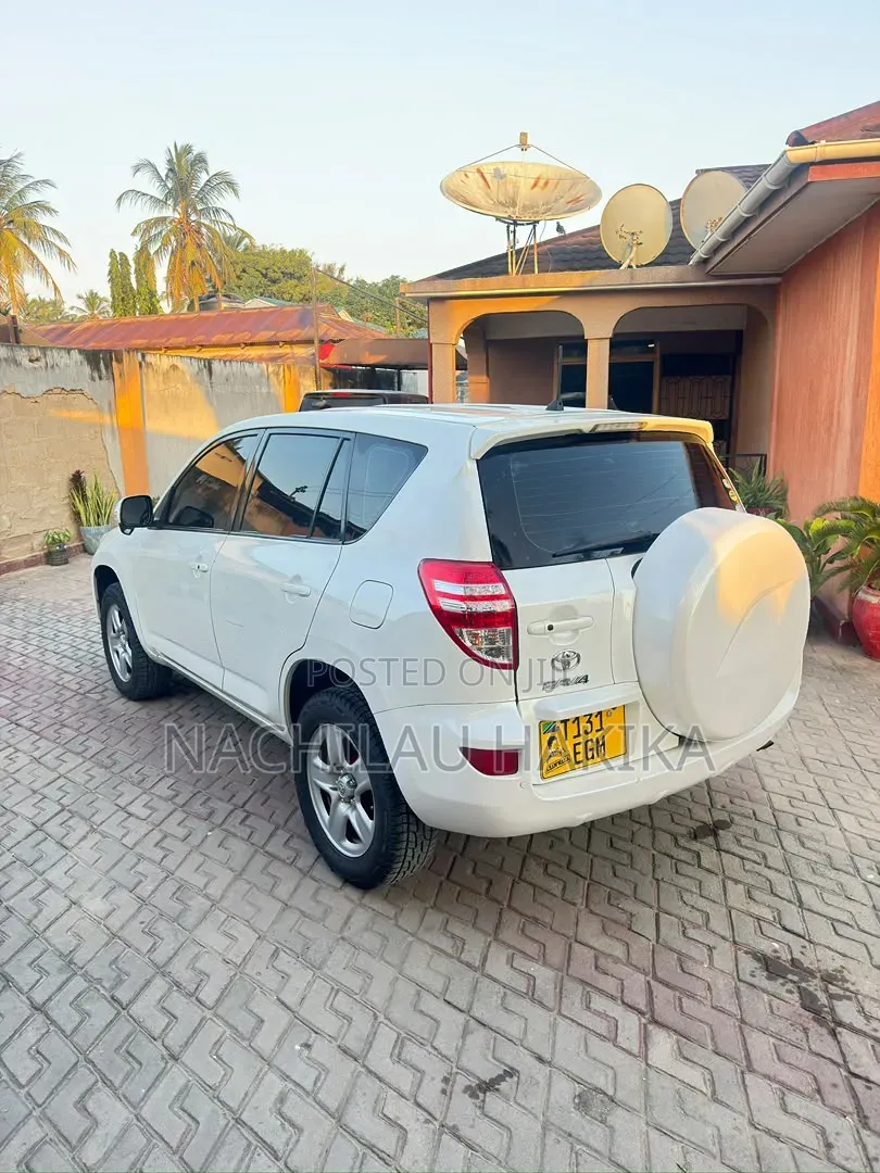 Toyota RAV4 2008 White