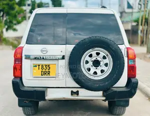 Nissan Patrol 2009 White