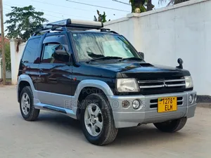 Mitsubishi Pajero 2000 Black