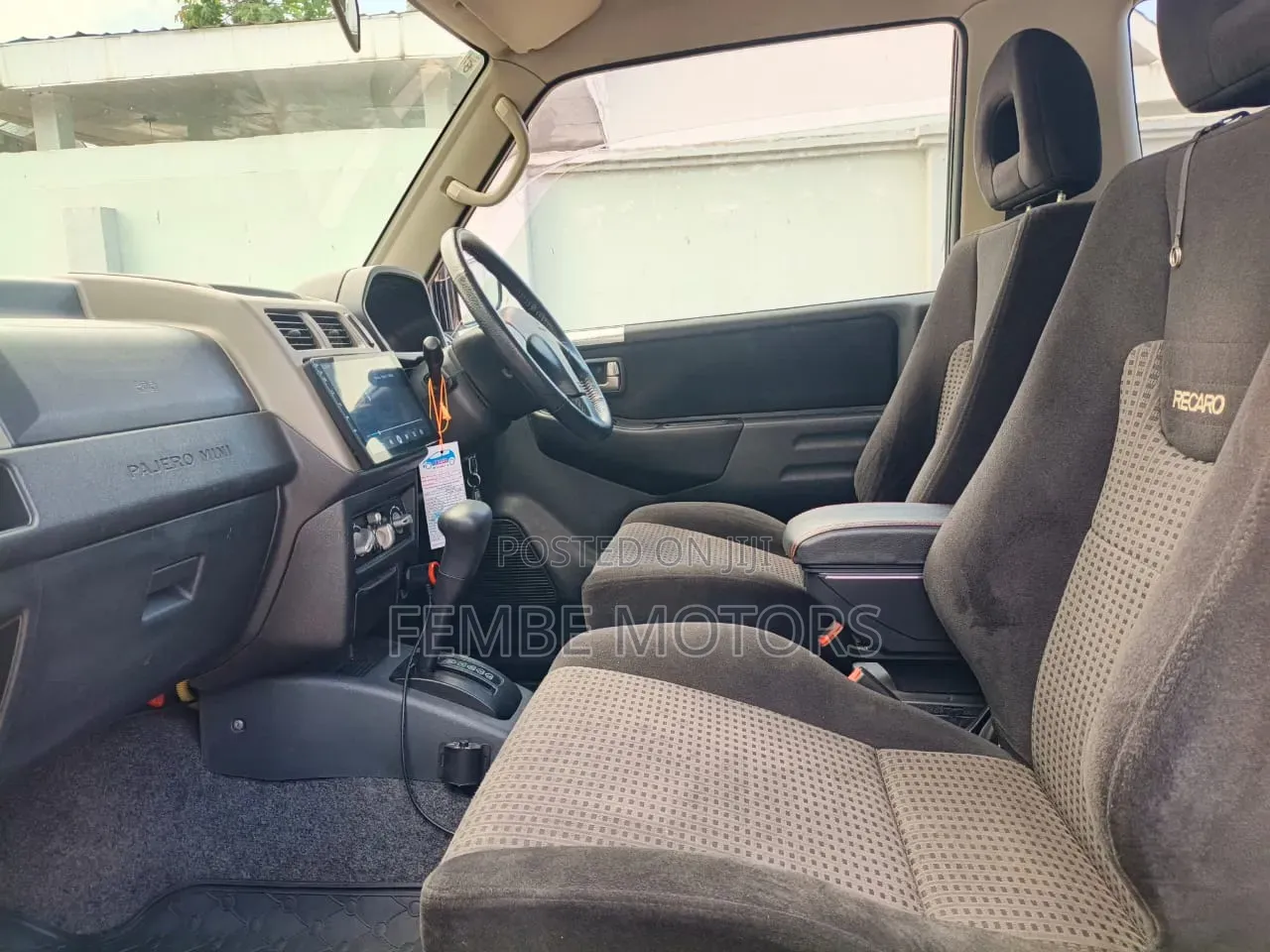 Mitsubishi Pajero 2000 Black