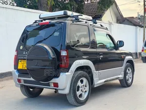 Mitsubishi Pajero 2000 Black