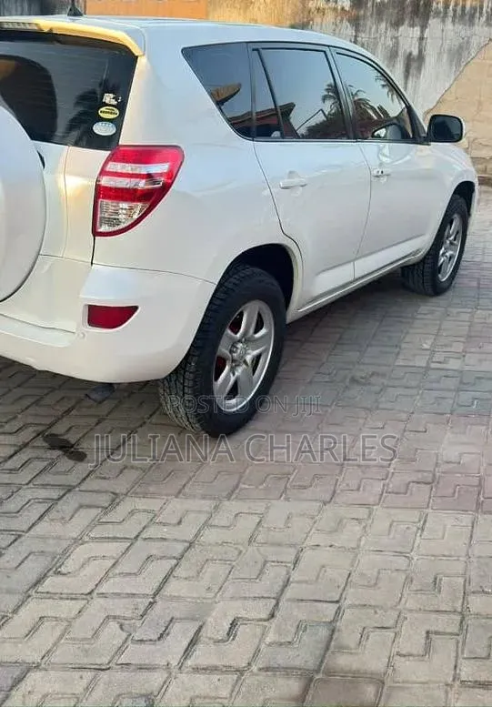 Toyota RAV4 2008 White