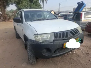 Mitsubishi Pajero 2004 White
