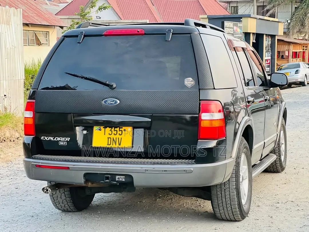 Ford Explorer 2005 Black