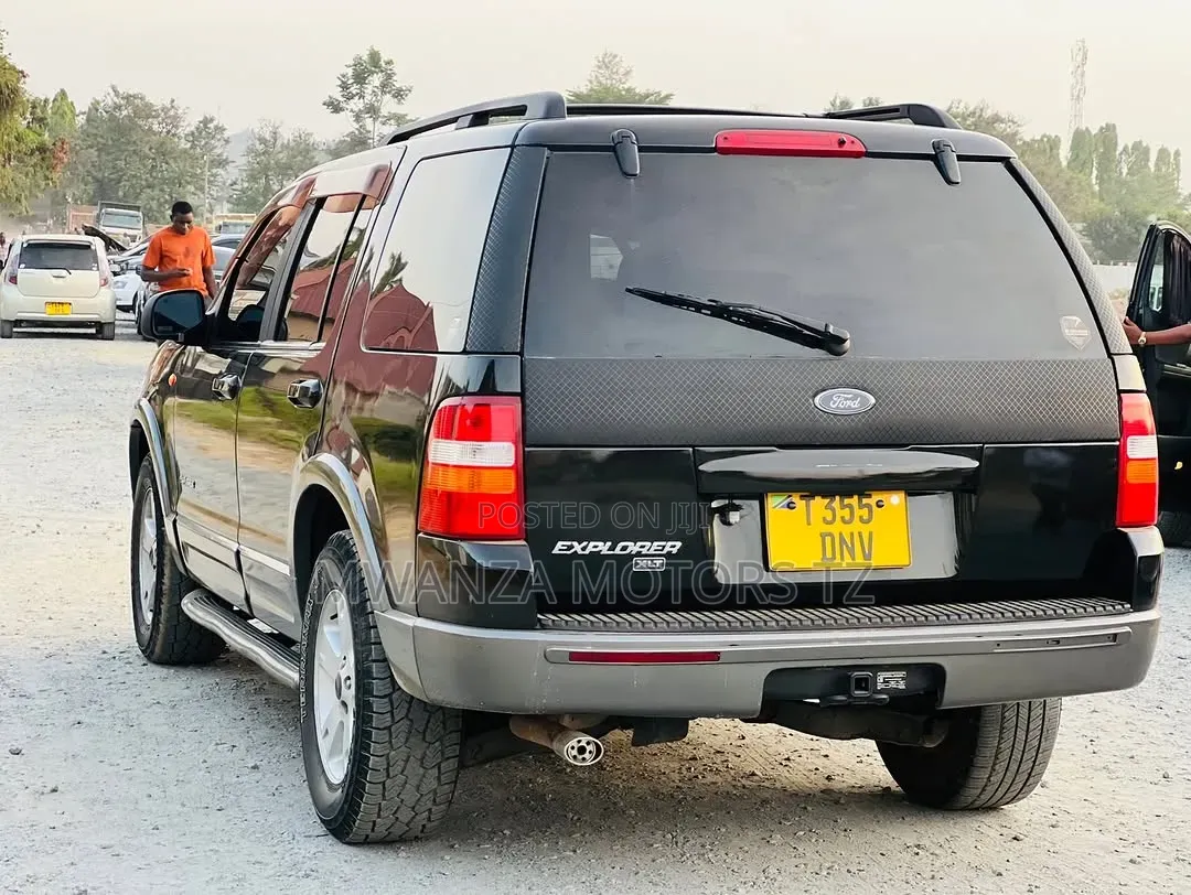 Ford Explorer 2005 Black