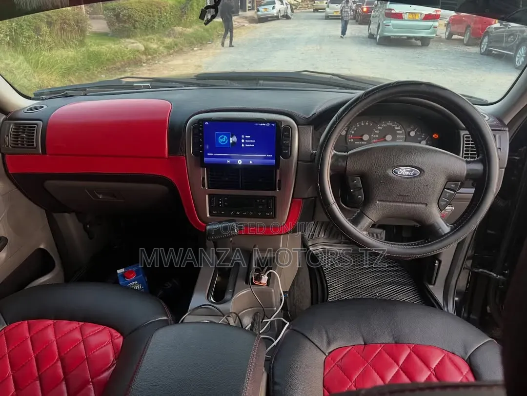Ford Explorer 2005 Black