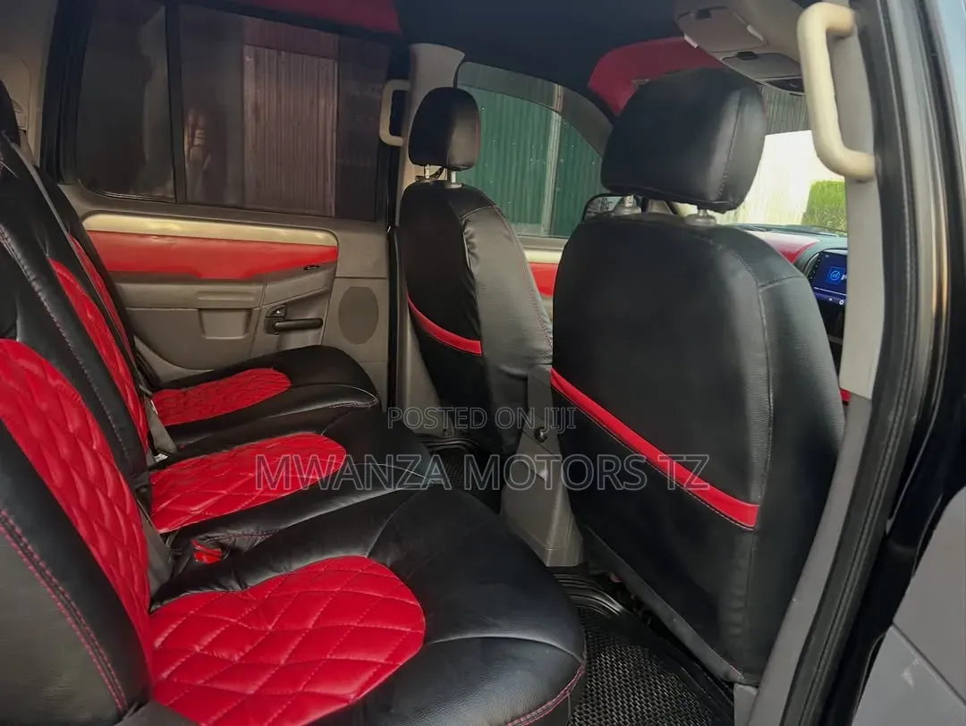 Ford Explorer 2005 Black