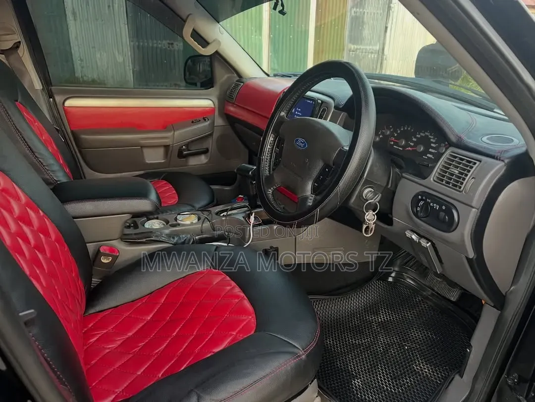 Ford Explorer 2005 Black