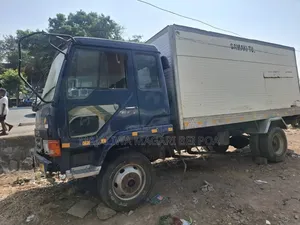 Mitsubishi Fuso Single 2004 Black