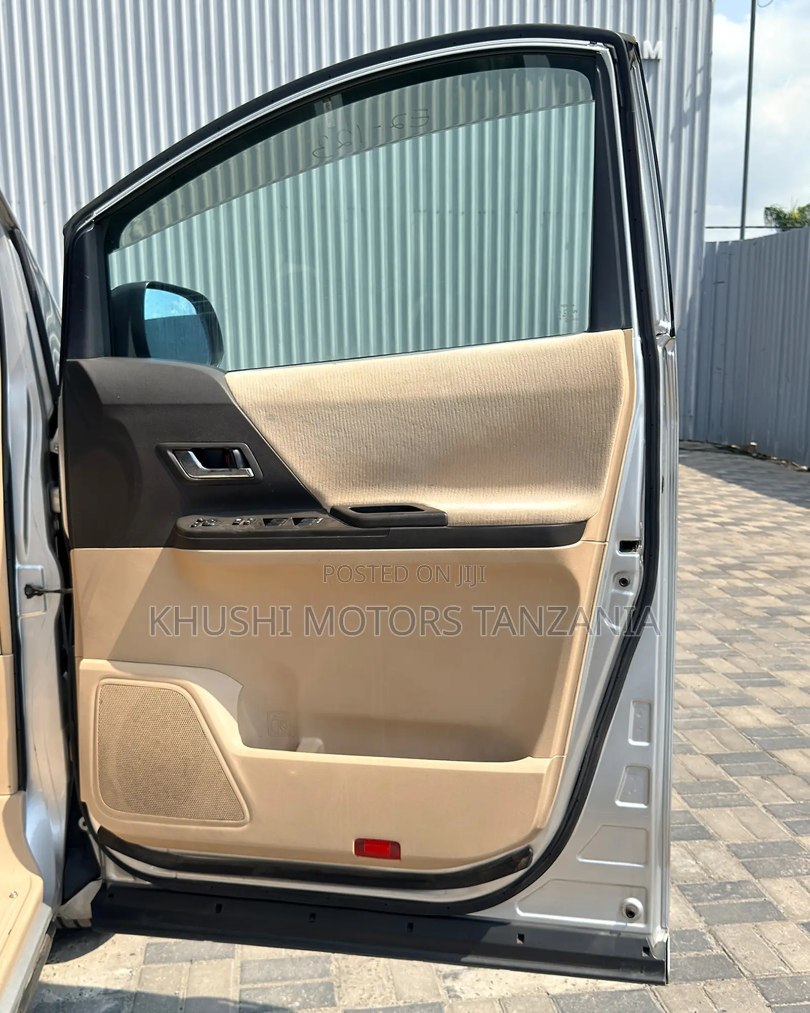 Toyota Alphard 2009 Silver