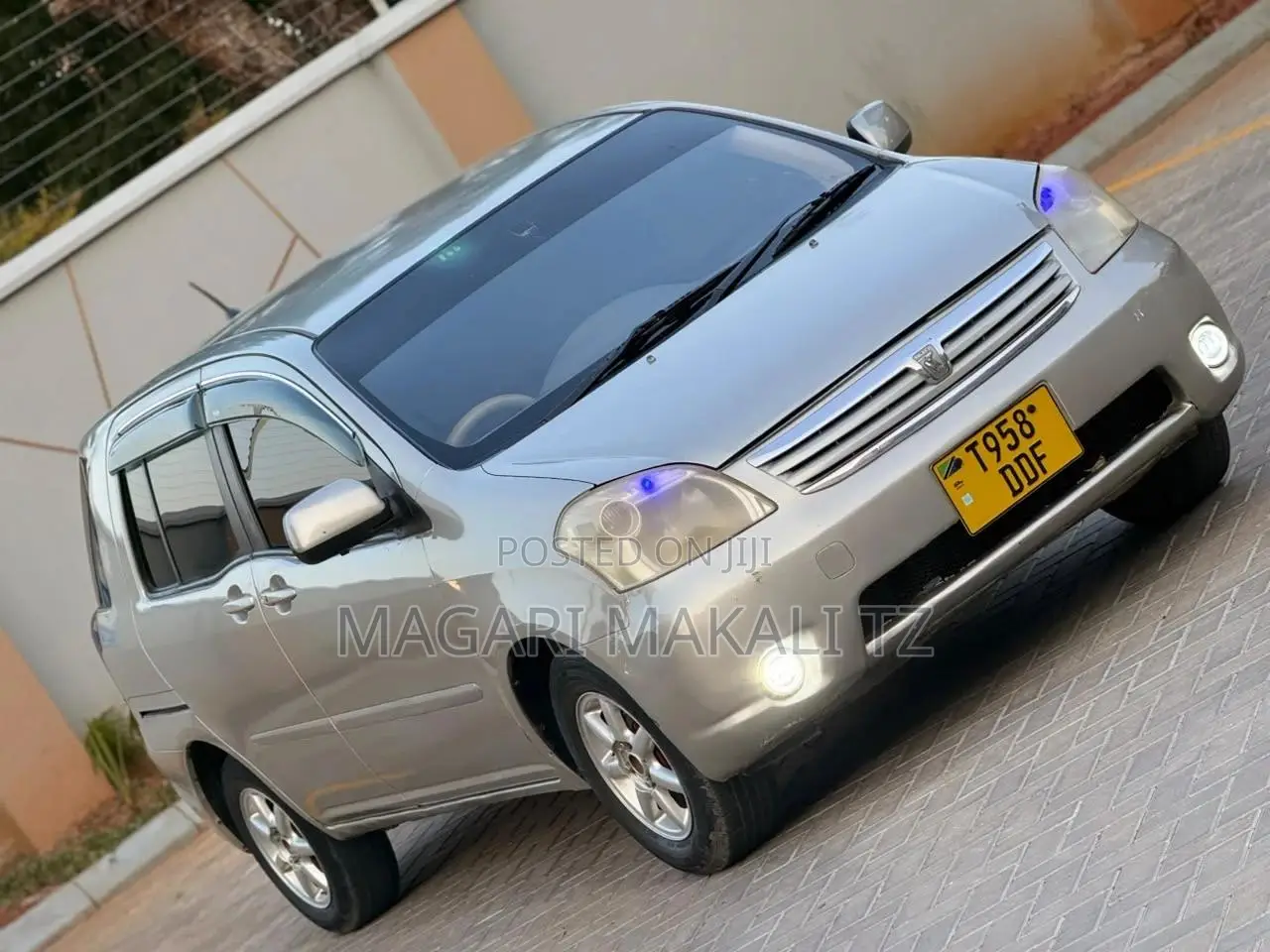 Toyota Raum 1.5 AWD 2004 Silver