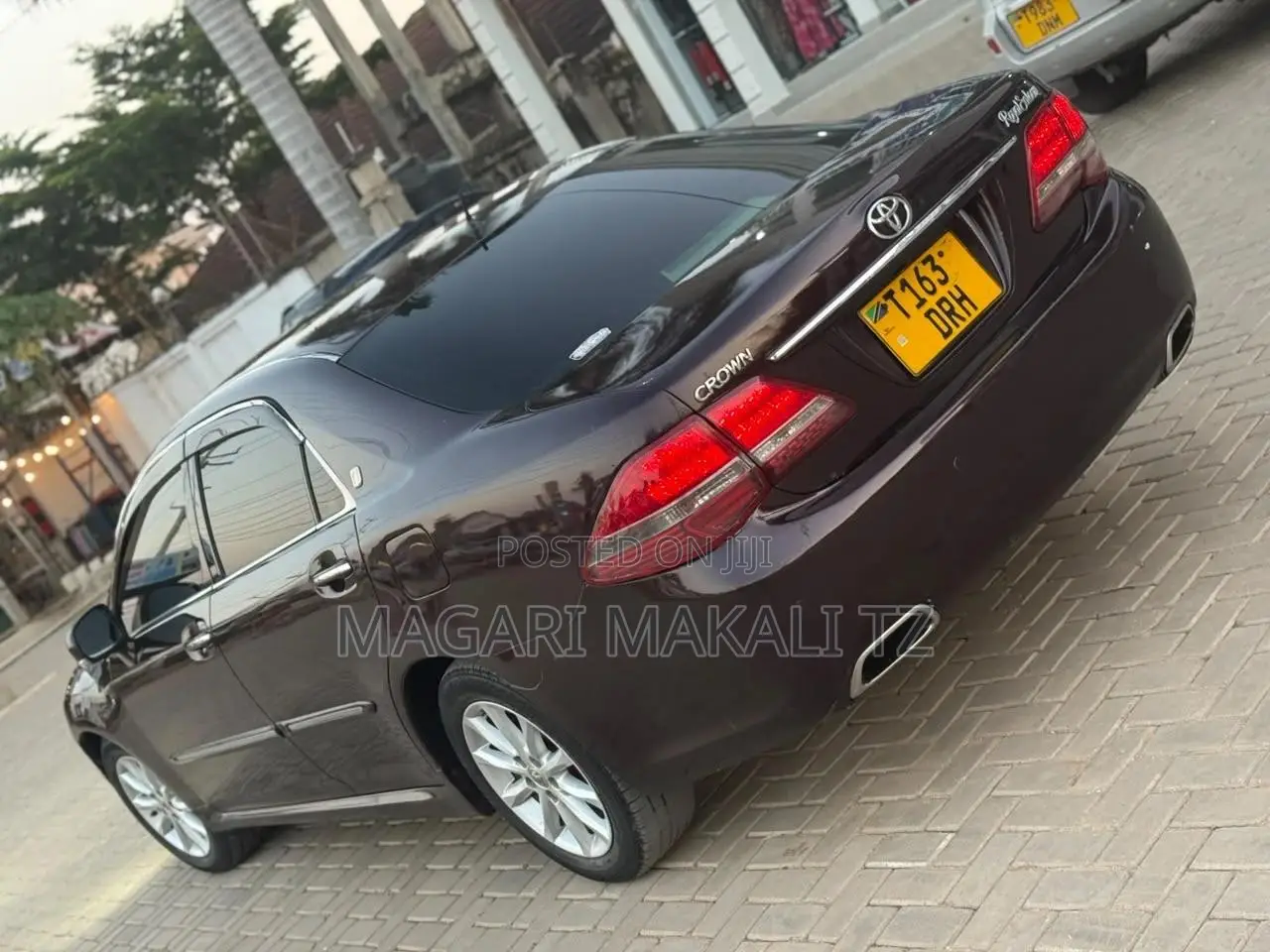 Toyota Crown 2009 Maroon