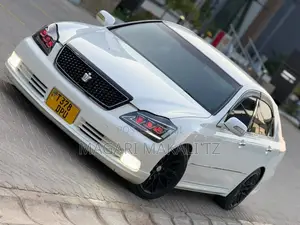 Toyota Crown 2006 White