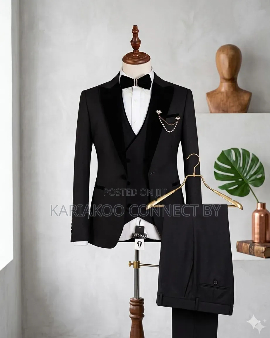 ​Men's Classic Black 3-Piece Tuxedo With Velvet Peak Lapels