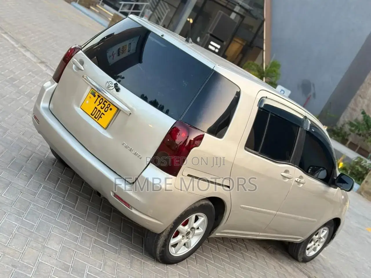 Toyota Raum 2006 Silver