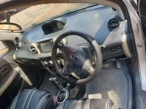 Toyota IST 2005 Silver