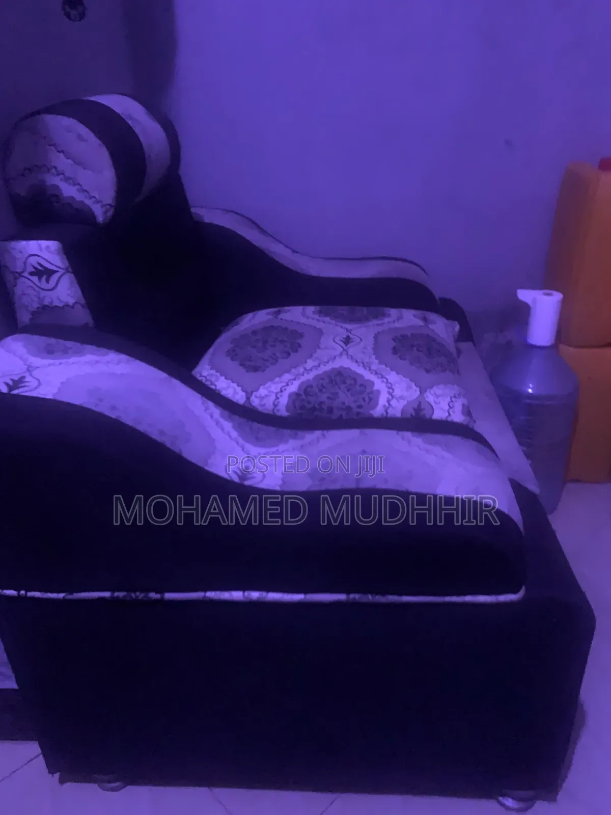 Nauza Sofa
