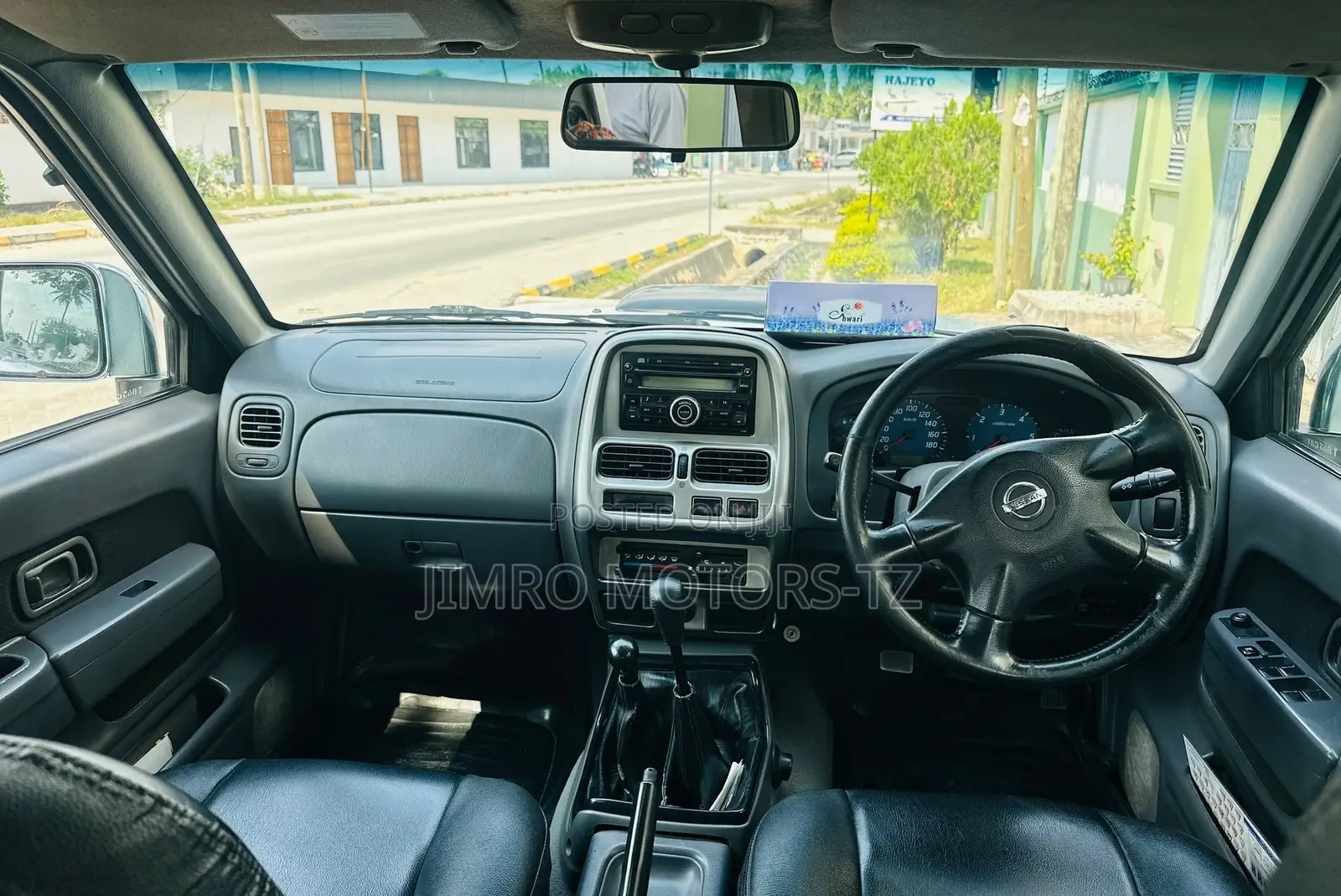 Nissan Hardbody 2015 White