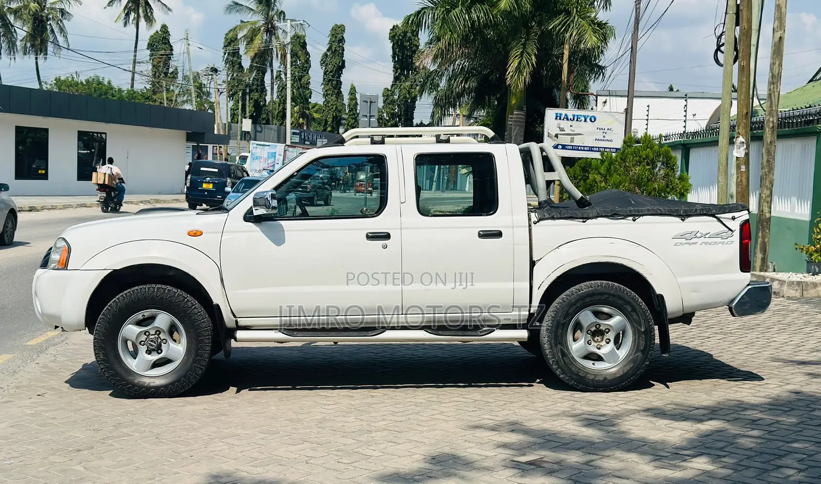 Nissan Hardbody 2015 White
